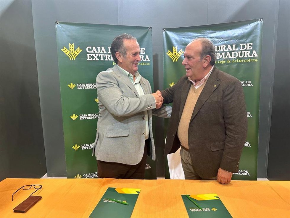 La firma ha tenido lugar en el marco de la Feria Agroexpo celebrada en Don Benito (Badajoz)