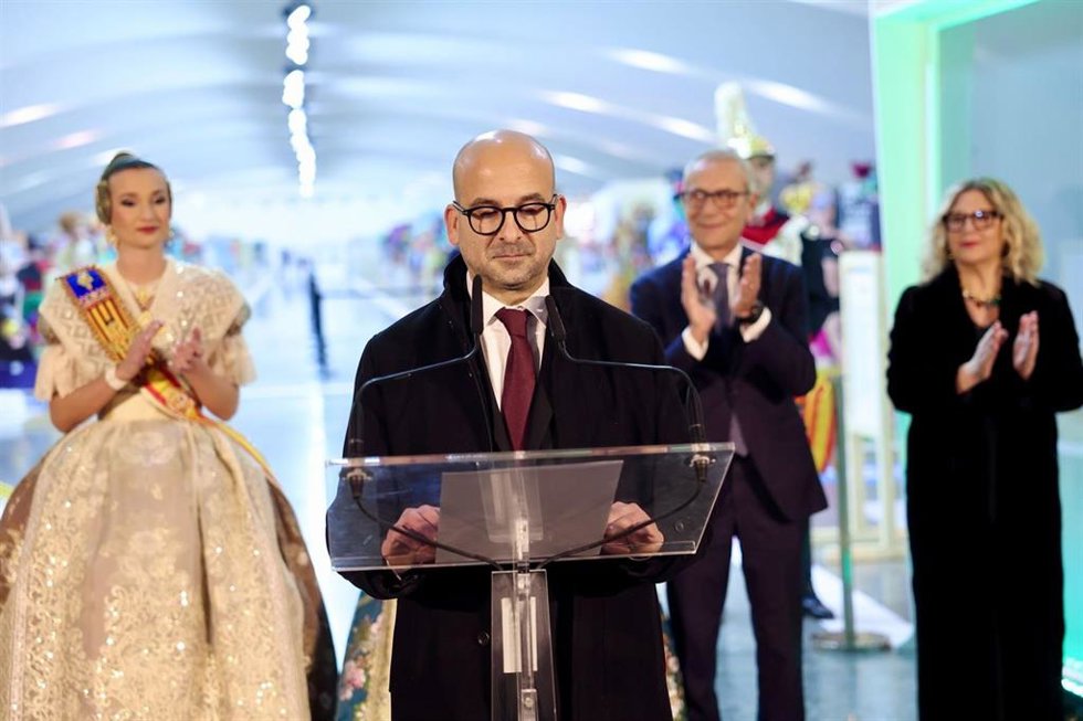 El maestro mayor del Gremio de Artistas Falleros de Valncia, Vicente Julián García Pastor