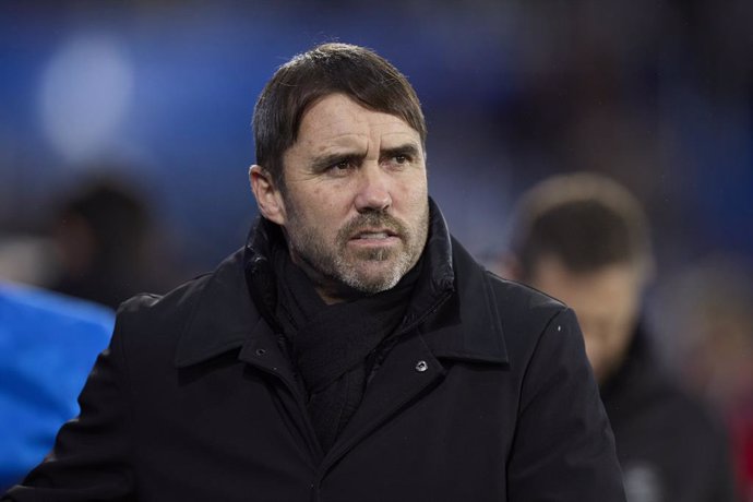 Eduardo Coudet head coach of Deportivo Alaves looks on during the LaLiga EA Sports match between Deportivo Alaves and RC Celta de Vigo at Mendizorrotza on January 27, 2025, in Vitoria, Spain.