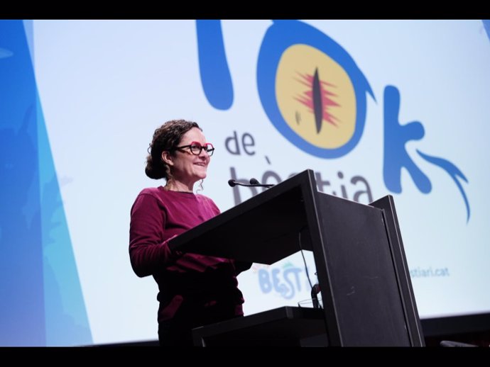 La consellera de Cultura, Sònia Hernández, durant l'obertura del I Congrés Bestial 'Tinc Tok de Bèstia', organitzat per l'Agrupació del Bestiari Festiu i Popular de Catalunya i celebrat aquest cap de setmana a Barcelona