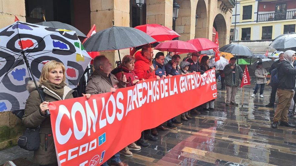 Manifestación de CCOO y UGT en Gijón.