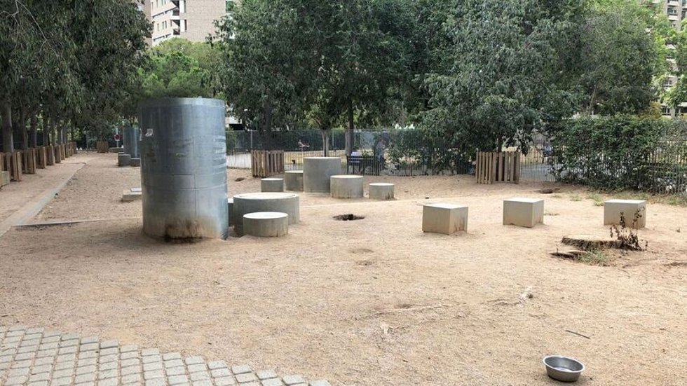 rea dEsbarjo de Gossos (AEG) de Jardins de Piscines i Esports, en Sarriá-Sant Gervasi (Barcelona)