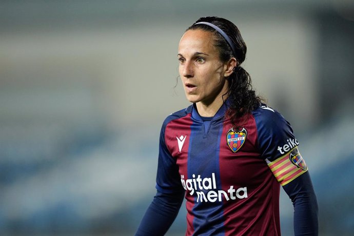 Maria de Alharilla Casado Morente of Levante UD looks on during the Spanish Women League, Liga F, football match played between Real Madrid and Levante UD at Alfredo Di Stefano stadium on January 8, 2025, in Valdebebas, Madrid, Spain.