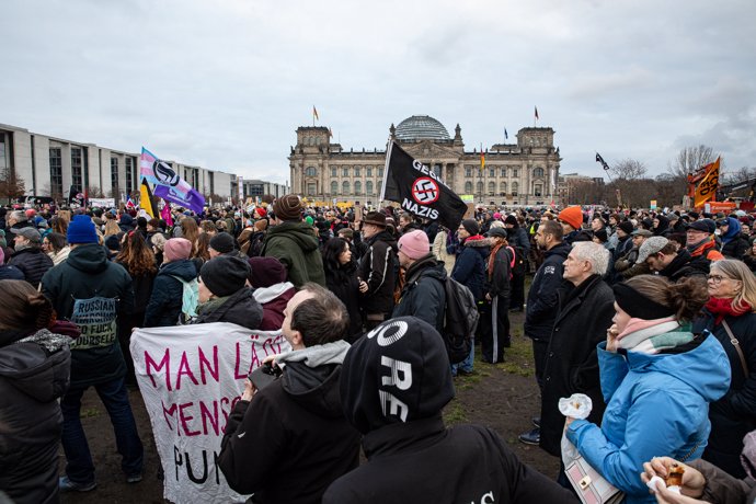 February 2, 2025, Berlin, Berlin, Germany: More than 60,000 people gathered in Berlin on Sunday, February 2, 2025, to protest any collaboration between mainstream political parties and the far-right Alternative for Germany (AfD). They demanded a strong po