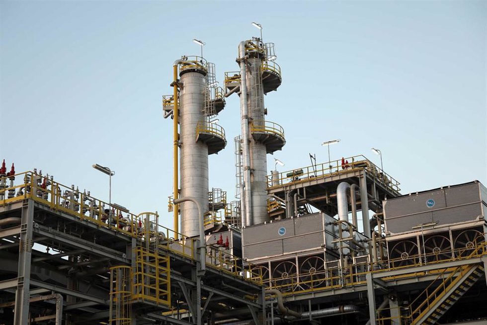 Archivo - Imagen de archivo de un yacimiento de gas en Irak