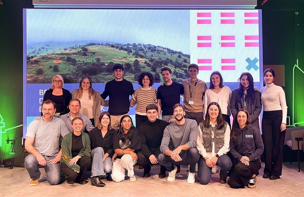 Representantes de los proyectos seleccionados.