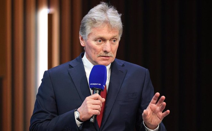 Archivo - HANDOUT - 19 December 2024, Russia, Moscow: Kremlin Spkesman Dmitry Peskov  speaks during Russian President Vladimir Putin's annual end-of-year press conference. The question-and-answer session for journalists is combined with the television pro