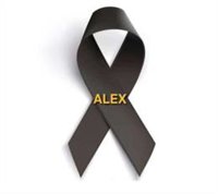 Amigos del menor apuñalado mortalmente en Córdoba y sus profesores se concentran en silencio en el IES Averroes