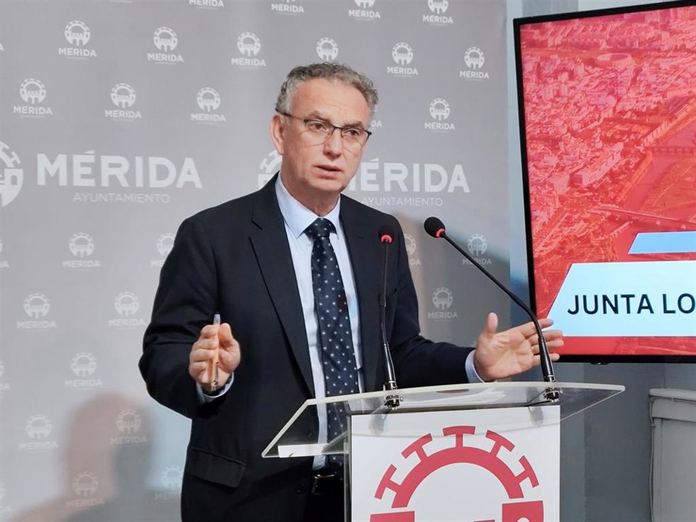 El delegado del Gobierno en Extremadura, José Luis Quintana, en rueda de prensa en el Ayuntamiento de Mérida tras la junta local de seguridad.