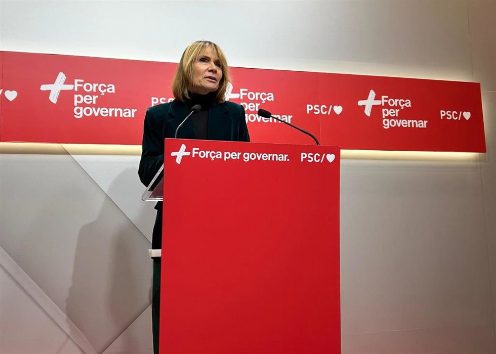 La viceprimera secretaria y portavoz del PSC, Llusa Moret, en una rueda de prensa en la sede del partido