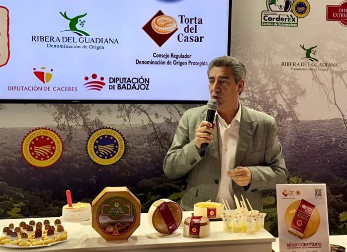 La Torta del Casar vuelve al Salón H&T Málaga para dar a conocer el queso a los especialistas del sector