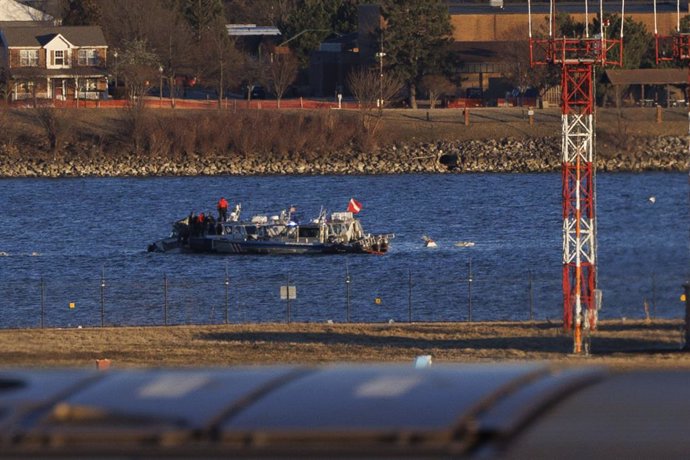 WASHINGTON, D.C., Feb. 2, 2025  -- Crews search at the wreckage site of a fatal midair collision between an American Airlines plane and a military helicopter in the Potomac River near Ronald Reagan Washington National Airport, Arlington, Virginia, the Uni