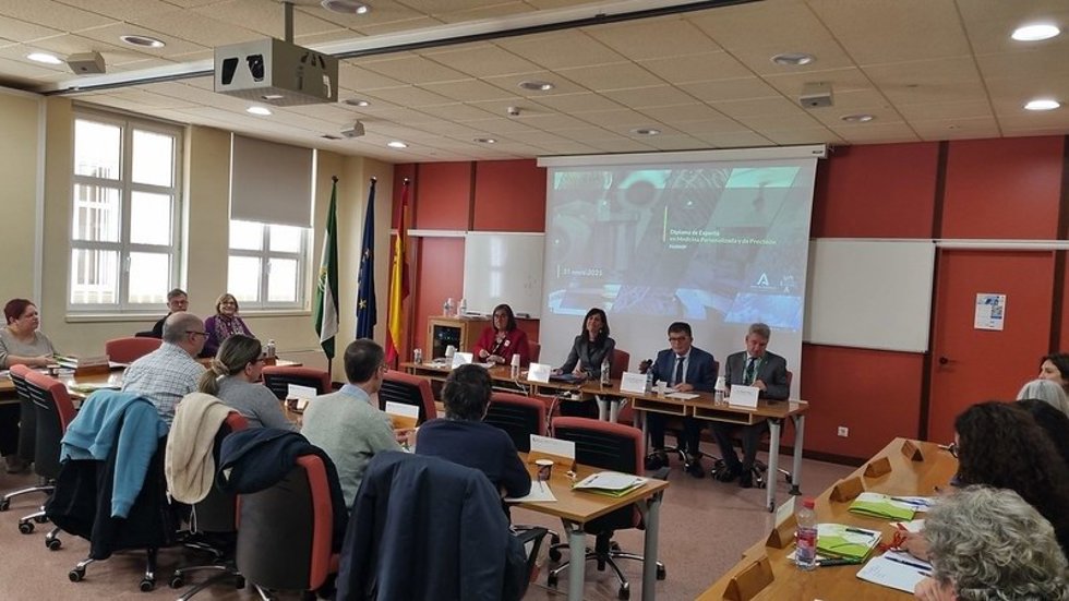 Presentación del Diploma de Experto en Medicina Personalizada y de Precisión.