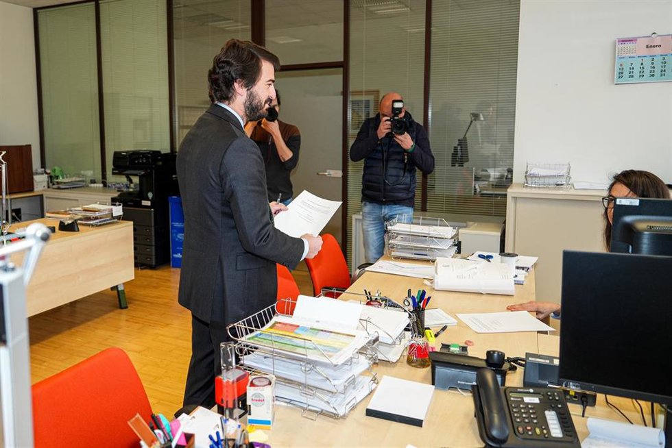 Juan García-Gallardo presenta su renuncia a su acta de procurador en las Cortes de Castilla y León.