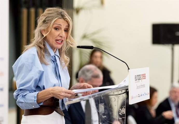 La vicepresidenta segunda y ministra de Trabajo y Economía Social, Yolanda Díaz, interviene durante un Desayuno Informativo de Europa Press, en el Hotel Intercontinental, a 27 de enero de 2025, en Madrid (España).