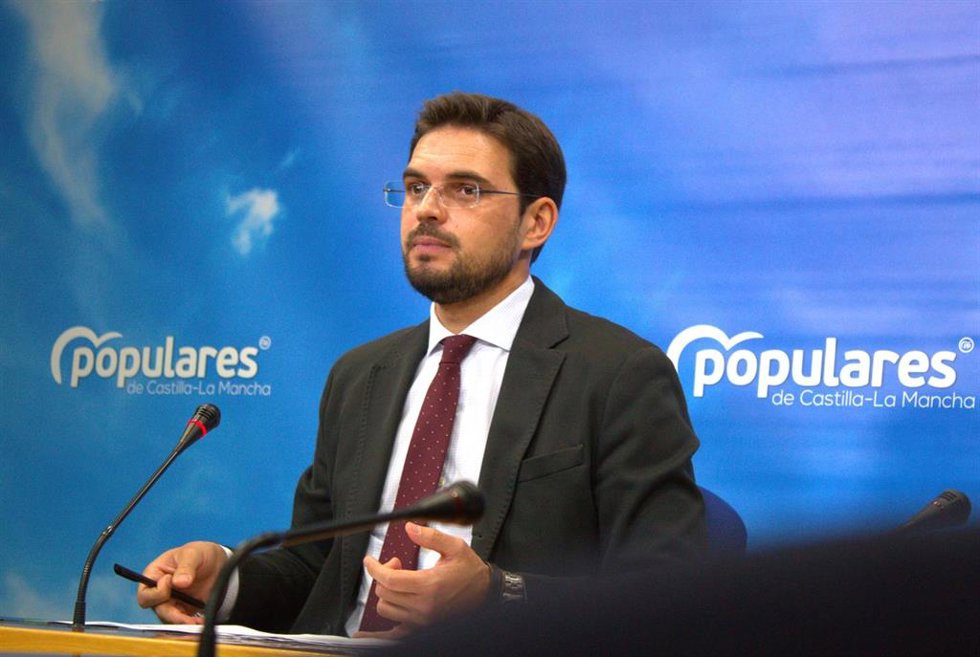 Archivo - El diputado autonómico del PP en las Cortes de Castilla-La Mancha, Santiago Serrano.