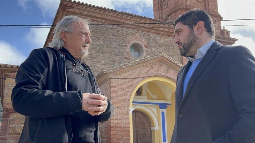 El alcalde de Santa Cruz de Nogueras, Francisco Marteles, y el portavoz de VOX en las Cortes de Aragón, Alejandro Nolasco.