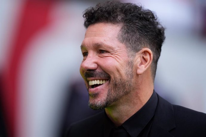 Archivo - Diego Pablo Simeone, head coach of Atletico de Madrid, looks on during the Spanish League, LaLiga EA Sports, football match played between Atletico de Madrid and UD Las Palmas at Riyadh Air Metropolitano stadium on November 3, 2024, in Madrid, S