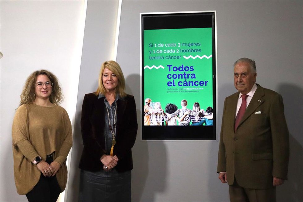 Presentación en el Ayuntamiento de Huelva de los actos con motivo del Día Mundial contra el Cáncer.