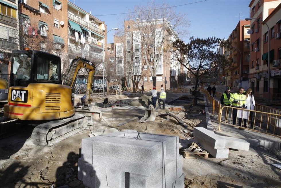 Obras del nuevo itinerario peatonal entre el corazón de Usera y Madrid Río