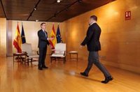 Abascal replica a Feijóo: "Me echaré en una tumbona después de recorrer España para que sepan que el PP ha estafado"