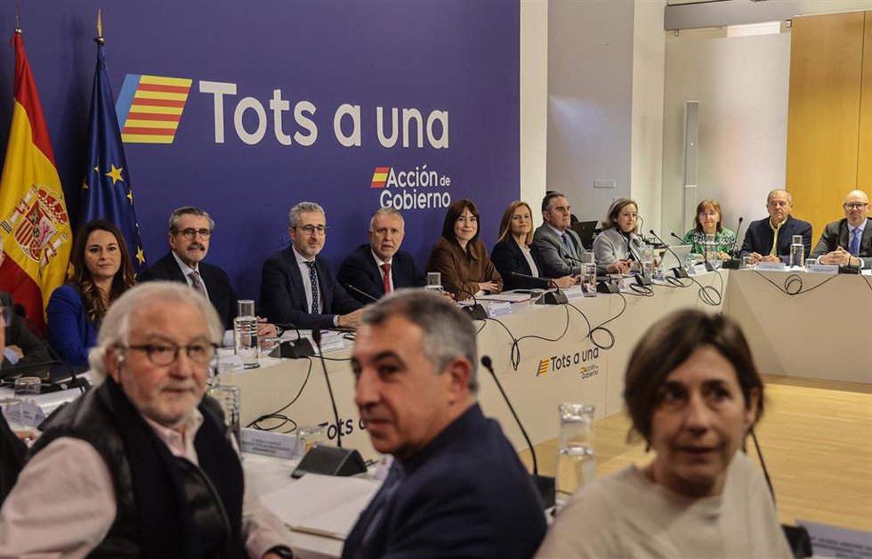 El ministro de Política Territorial y Memoria Democrática, Ángel Víctor Torres, preside la reunión del Comité de Personas Expertas para la reconstrucción tras la dana