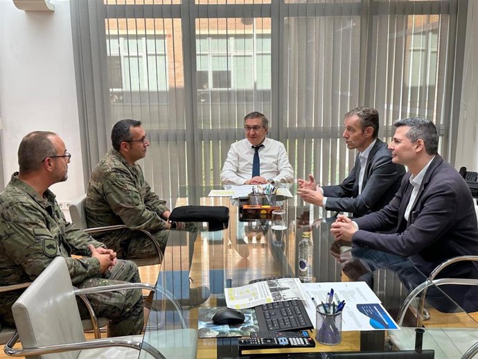 Rovira agraïx a la CIMIC la seua col·laboració en la recuperació dels centres educatius afectats per la dana