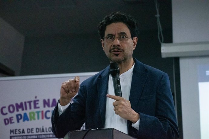 Archivo - October 6, 2023, Bogota, Cundinamarca, Colombia: Ivan Cepeda a negotiator of the Colombian government speaks during a meeting that conforms part of the peace process peace talks with the Government, in Bogota, Colombia, October 6, 2023.