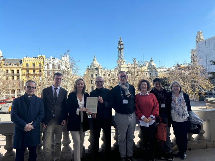 L'Ajuntament formalitza el protocol de bones pràctiques per al turisme al Mercat Central 