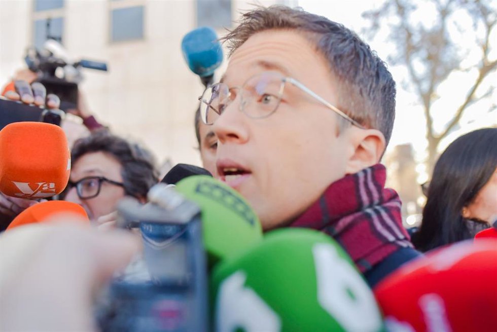 El ex portavoz de Sumar en el Congreso Iñigo Errejón llega a declarar a los juzgados de Plaza de Castilla, a 16 de enero de 2025, en Madrid (España). El juez que investiga al exportavoz parlamentario de Sumar Íñigo Errejón por un presunto delito de agre