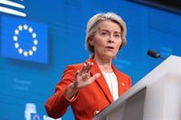 Von der Leyen avisa a Trump de que la UE responderá "firmemente" si aplica aranceles