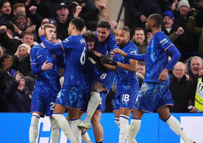 03 February 2025, United Kingdom, London: Chelsea players celebrate their side's second goal during the English Premier League soccer match between Chelsea and West Ham United at Stamford Bridge. Photo: John Walton/PA Wire/dpa