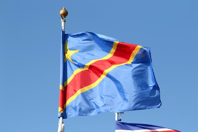 Archivo - June 9, 2024, Saint Petersburg, Russia: The flag of the Democratic Republic of the Congo seen in the gallery of flags of the participating countries in the framework of St. Petersburg International Economic Forum 2024