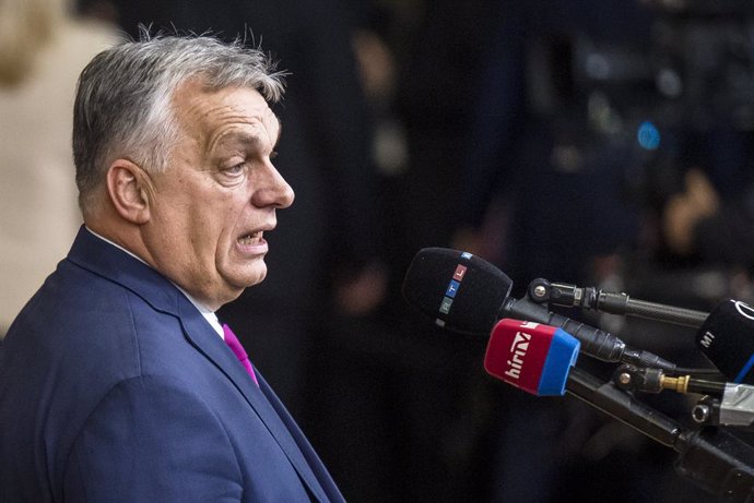 Archivo - December 18, 2024, Brussels, Bxl, Belgium: Viktor Orbán, Prime Minister of Hungary  talks to the press  prior to the EU-Western Balkans summit at European Council headquarters in Brussels, Belgium on 18/12/2024 EU and Western Balkans leaders gat