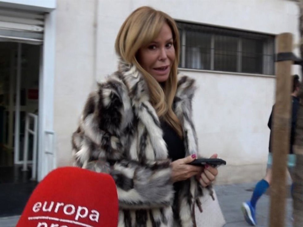 Lara Dibildos