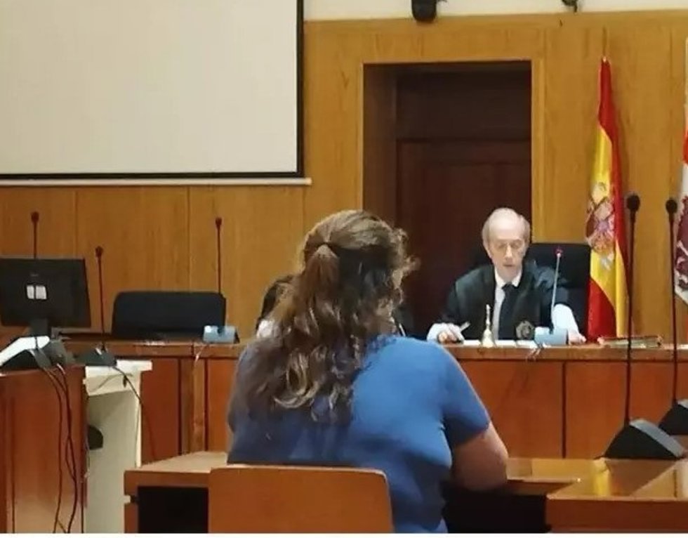 Nueva condena, en este caso del Juzgado de lo Penal 3, contra la que fuera edil en el Ayuntamiento de Bobadilla del Campo. En la foto de archivo, la exconcejal durante el juicio que se celebró contra ella en la Audiencia de Valladolid en 2023.