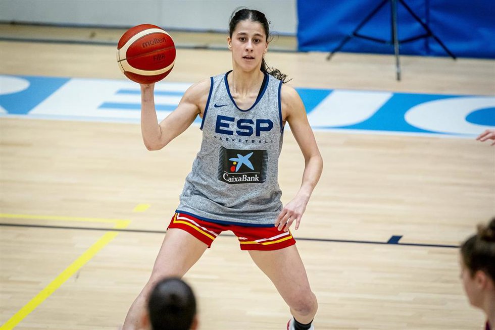 La base de la seleción española y de Durán Maquinaria Ensino Claudia Soriano en un entrenamiento con España.