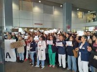 Personal sanitario y vigilantes exigen seguridad tras la agresión con arma blanca de un paciente en el Chuac