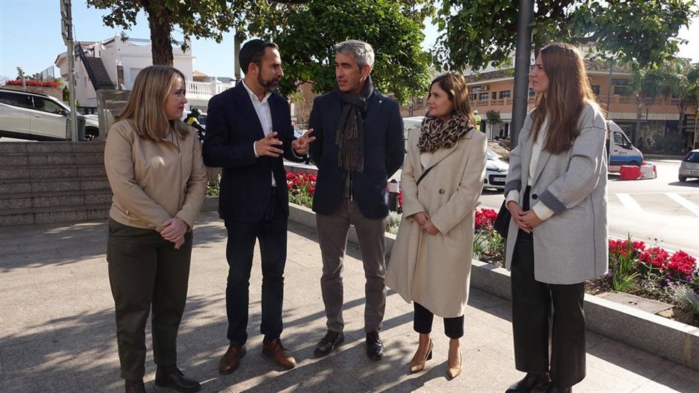 El secretario general del PSOE de Málaga, DaniEL Pérez, y el secretario general del PSOE de Benalmádena, Víctor Navas, han criticado la que han considerado "mala gestión" del temporal por parte del alcalde de la ciudad costasoleña