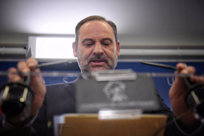 Archivo - El exministro José Luis Ábalos durante una rueda de prensa en el Congreso de los Diputados tras denunciar a la Guardia Civil ante la Fiscalía, en el Congreso de los Diputados, a 19 de diciembre de 2024, en Madrid (España).