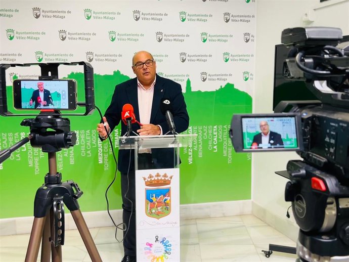 El alcalde de Vélez-Málaga, Jesús Lupiáñez.