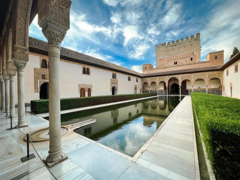 Archivo - Patio de los Arrayanes, en la Alhambra, en imagen de archivo