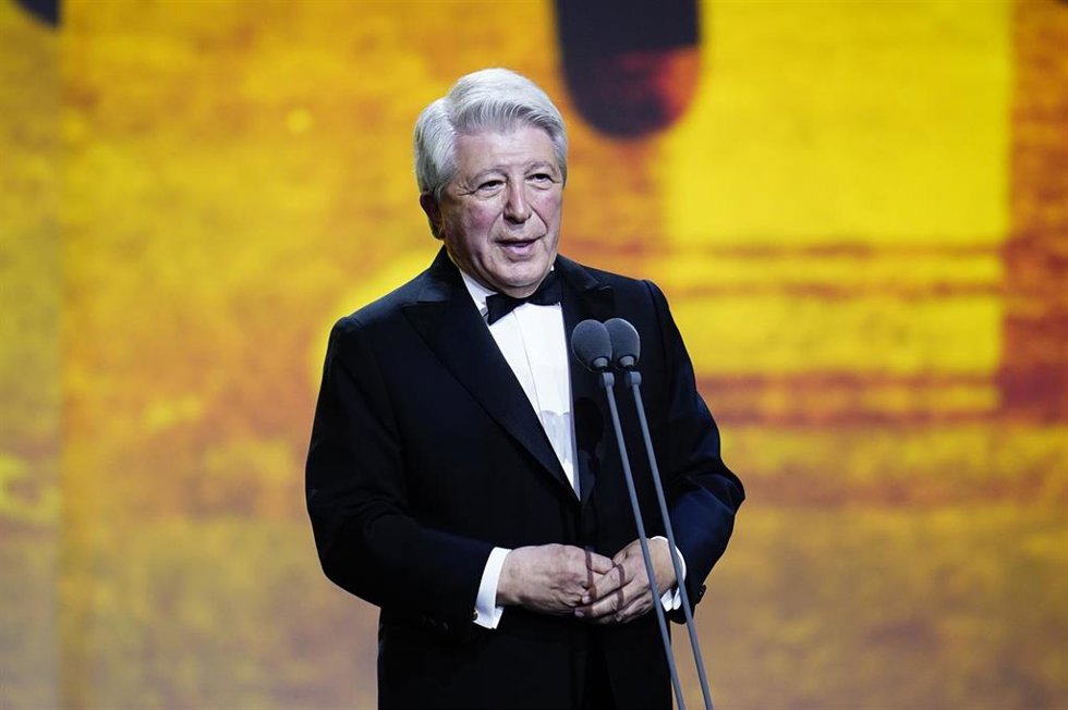 Archivo - El presidente del Atlético de Madrid, Enrique Cerezo, interviene durante la gala de la 30 edición de los Premios José María Forqué, en el Palacio Municipal de IFEMA.