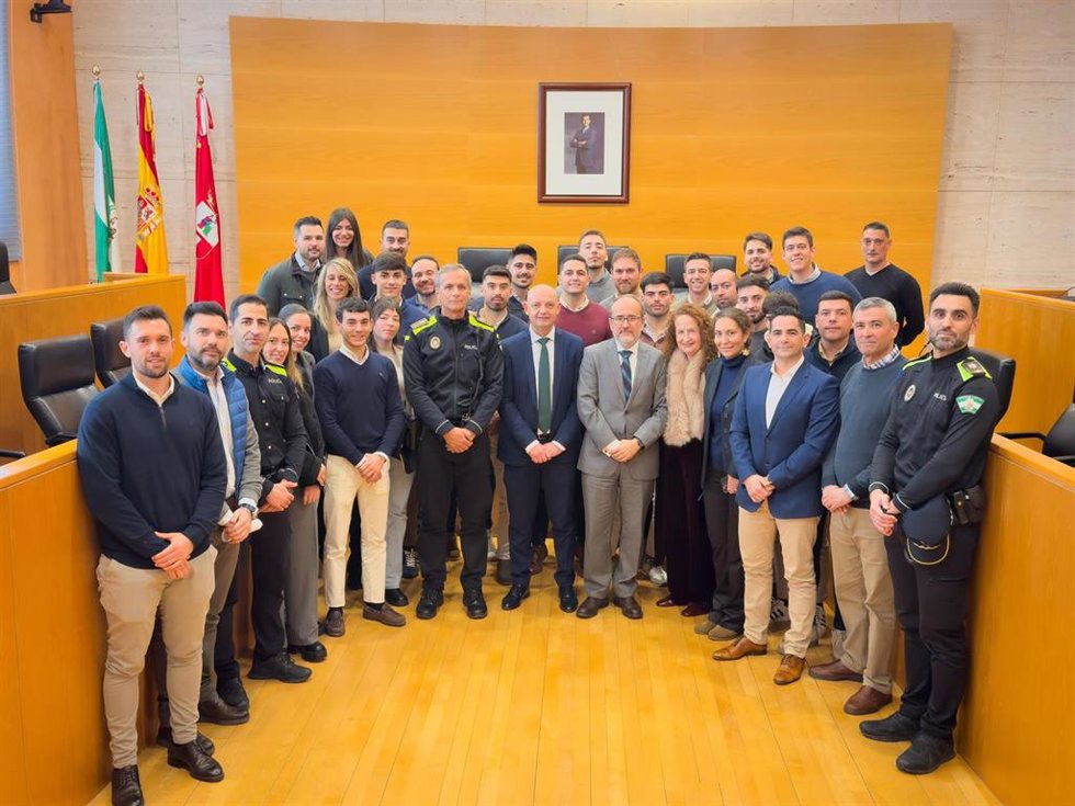 Toma de posesión de los 41 policías locales en Dos Hermanas, en un acto celebrado en el Salón de Plenos.