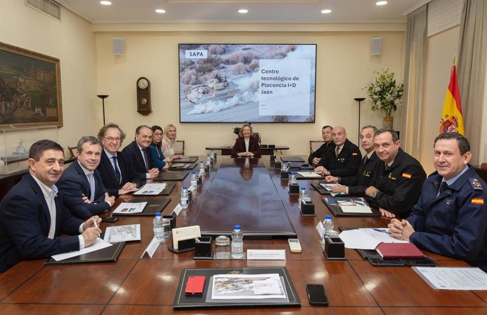 Reunión sobre la instalación en Jaén del centro tecnológico de I+D del grupo SAPA Placencia.