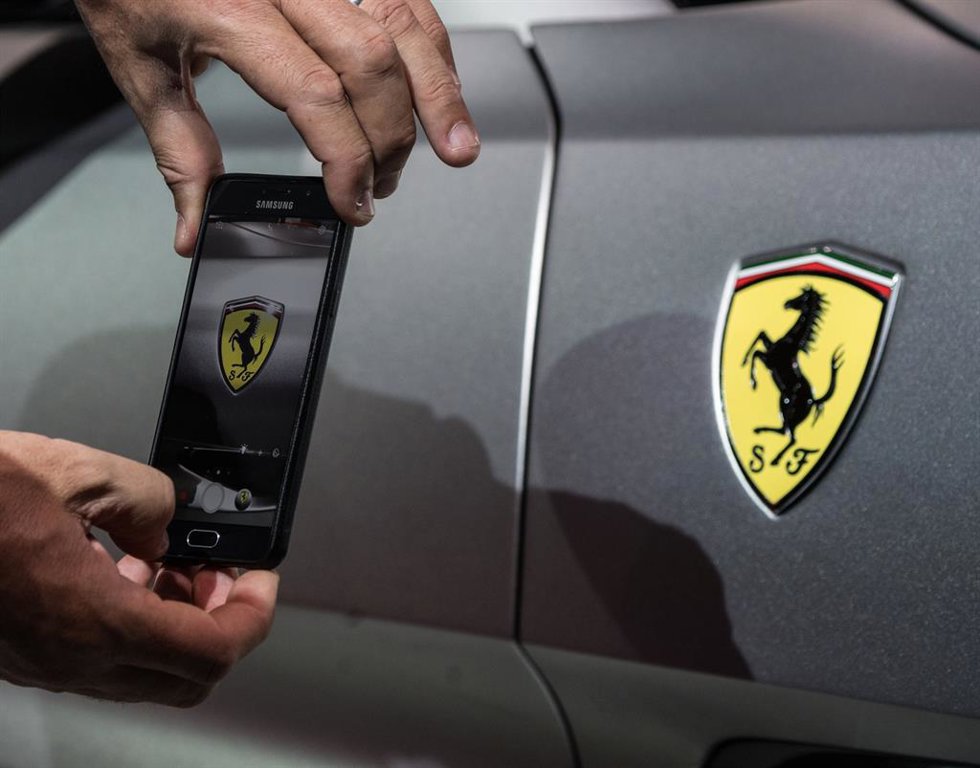 Archivo - Ferrari sube un 8% en la Bolsa de Milán tras presentar sus resultados anuales de 1.526 millones de euros.