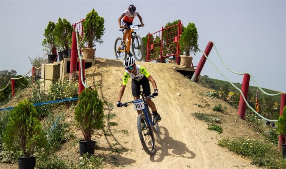 Ciclistas en una prueba del Circuito Diputación de Cádiz de ciclismo BTT XCO