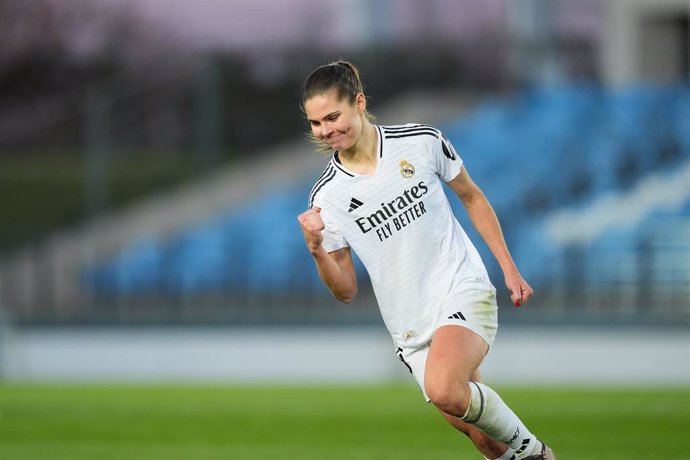 Archivo - Signe Bruun of Real Madrid celebrates a goal during the Spanish Women League, Liga F, football match played between Real Madrid and Sevilla FC at Alfredo Di Stefano stadium on December 7, 2024, in Valdebebas, Madrid, Spain.