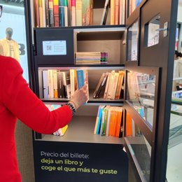 Zona de lectura del bookcrossing del centro comercial Vallsur