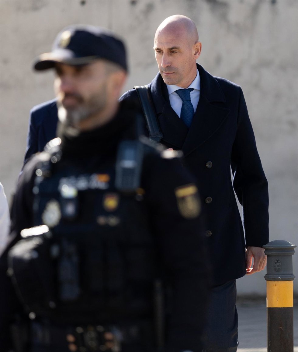 El expresidente de de la Real Federación Española de Fútbol (RFEF), Luis Rubiales, sale de la Audiencia Nacional, a 3 de febrero de 2025, en San Fernando, Madrid (España)